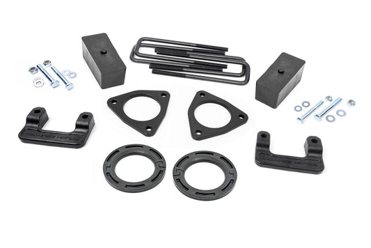 Rough Country 2.5 Inch Leveling Kit | Stamped Steel | Chevy/GMC Sierra 1500 (16-18)/Silverado 1500 (07-18)