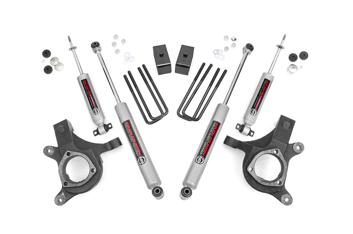 Rough Country 3 Inch Lift Kit | Chevy Silverado & GMC Sierra 1500 2WD (1999-2006 & Classic)
