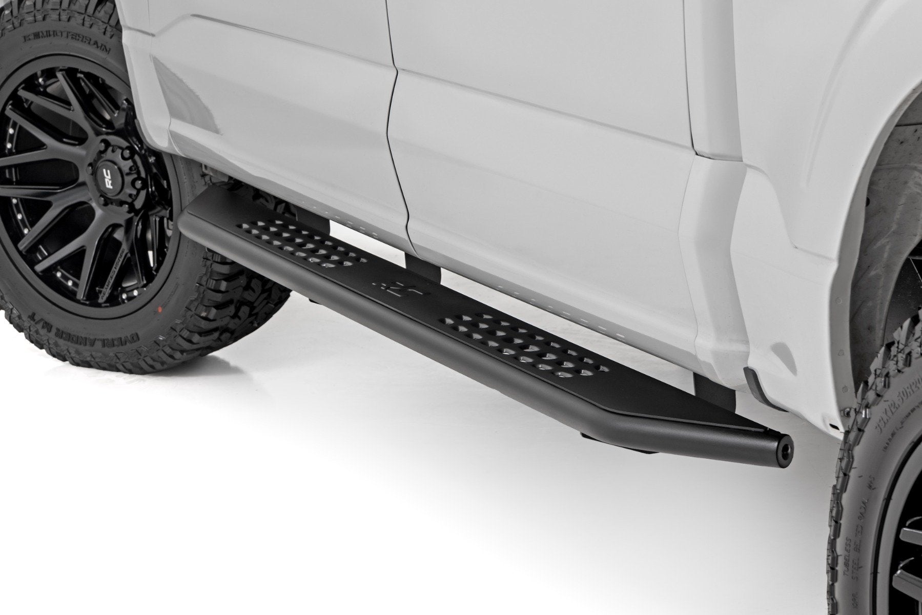 Rough Country OV2 Running Boards | Side Step Bars | Crew Cab | Ford F-150/Lightning/F-250/F-350 (15-26)