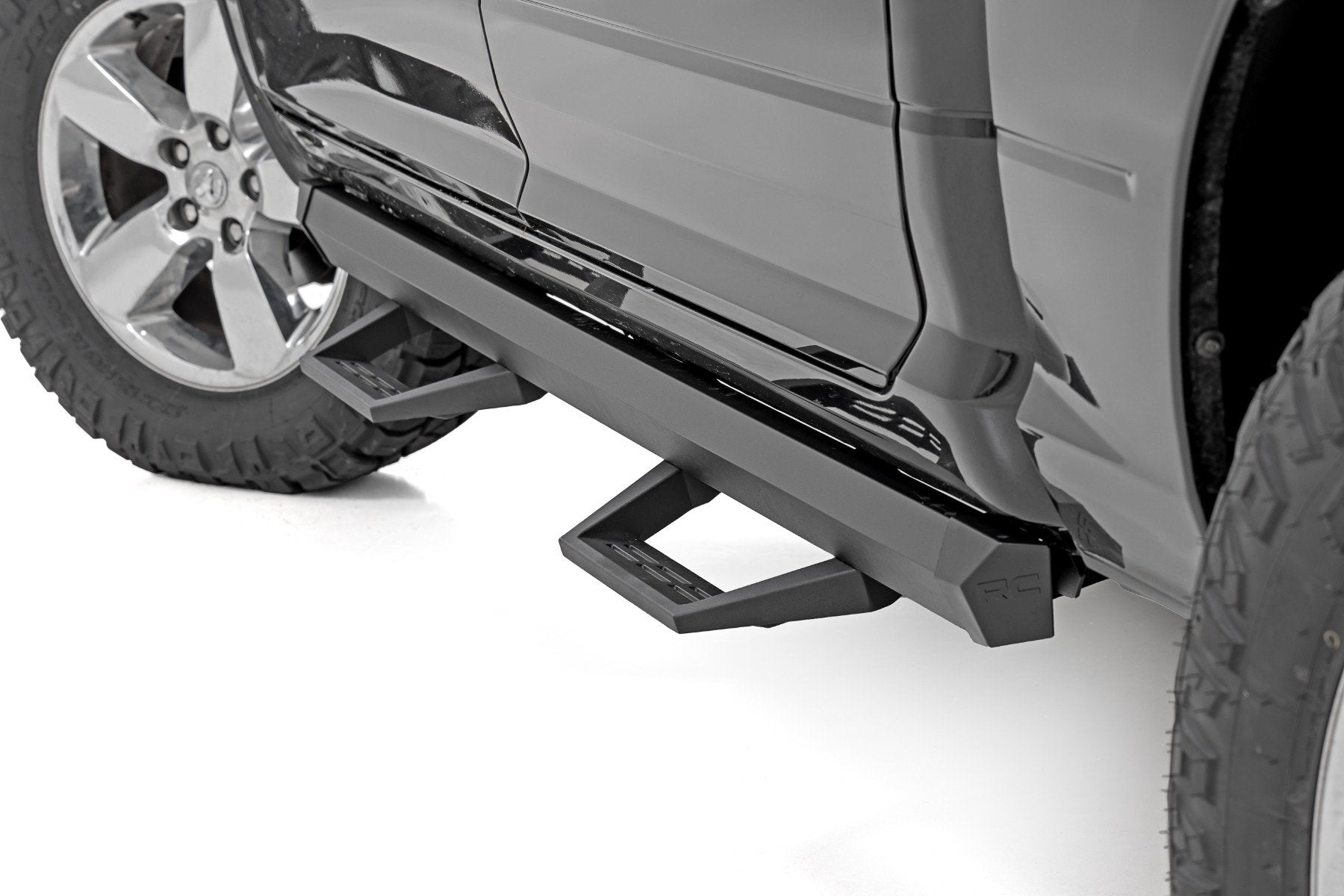 Rough Country SRL2 Adj Aluminum Step | Crew Cab | Ram 1500/2500/3500 2WD/4WD (2010-2018 & Classic)