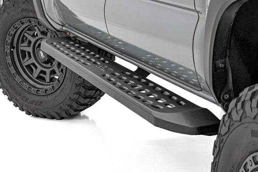 Rough Country RPT2 Running Board | Double Cab | Black | Toyota Tacoma 2WD/4WD (2016-2023)