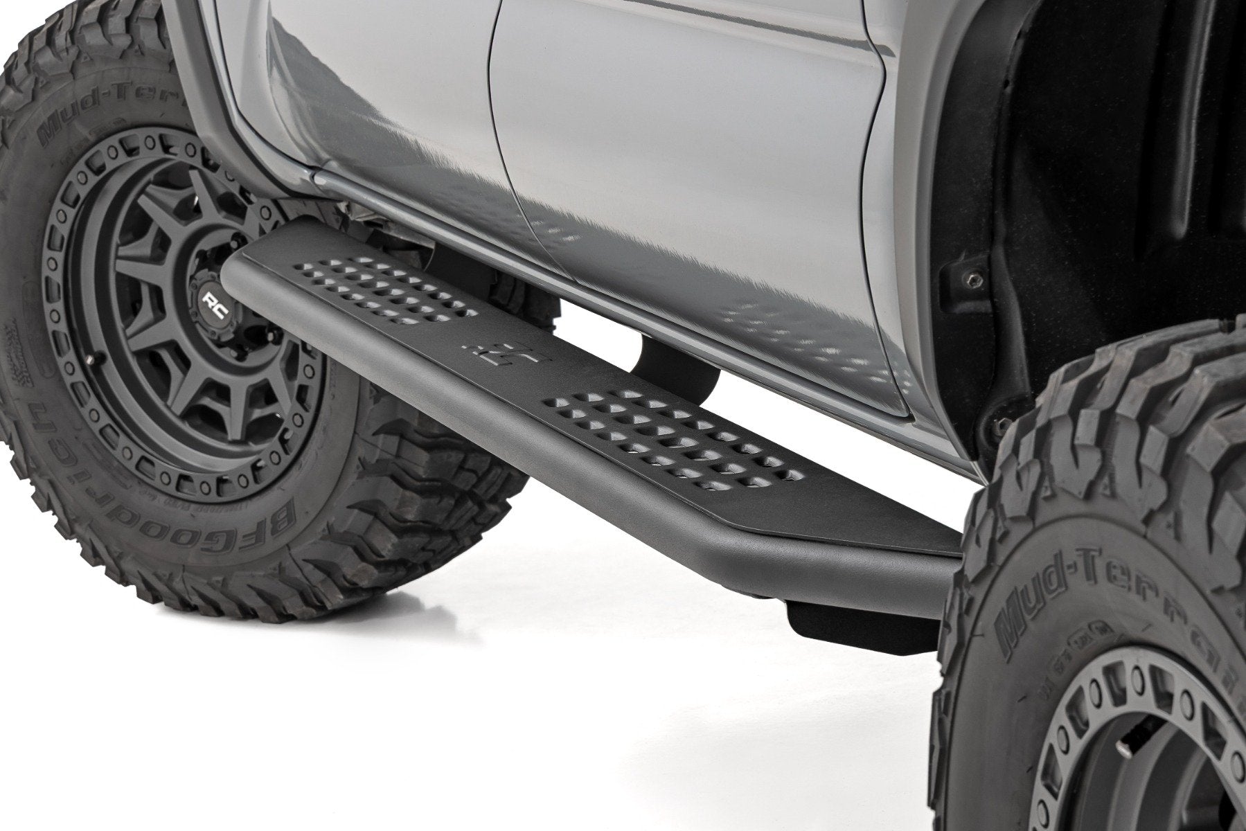 Rough Country OV2 Running Boards | Side Step Bars | Crew Cab | Toyota Tacoma 2WD/4WD (16-23)