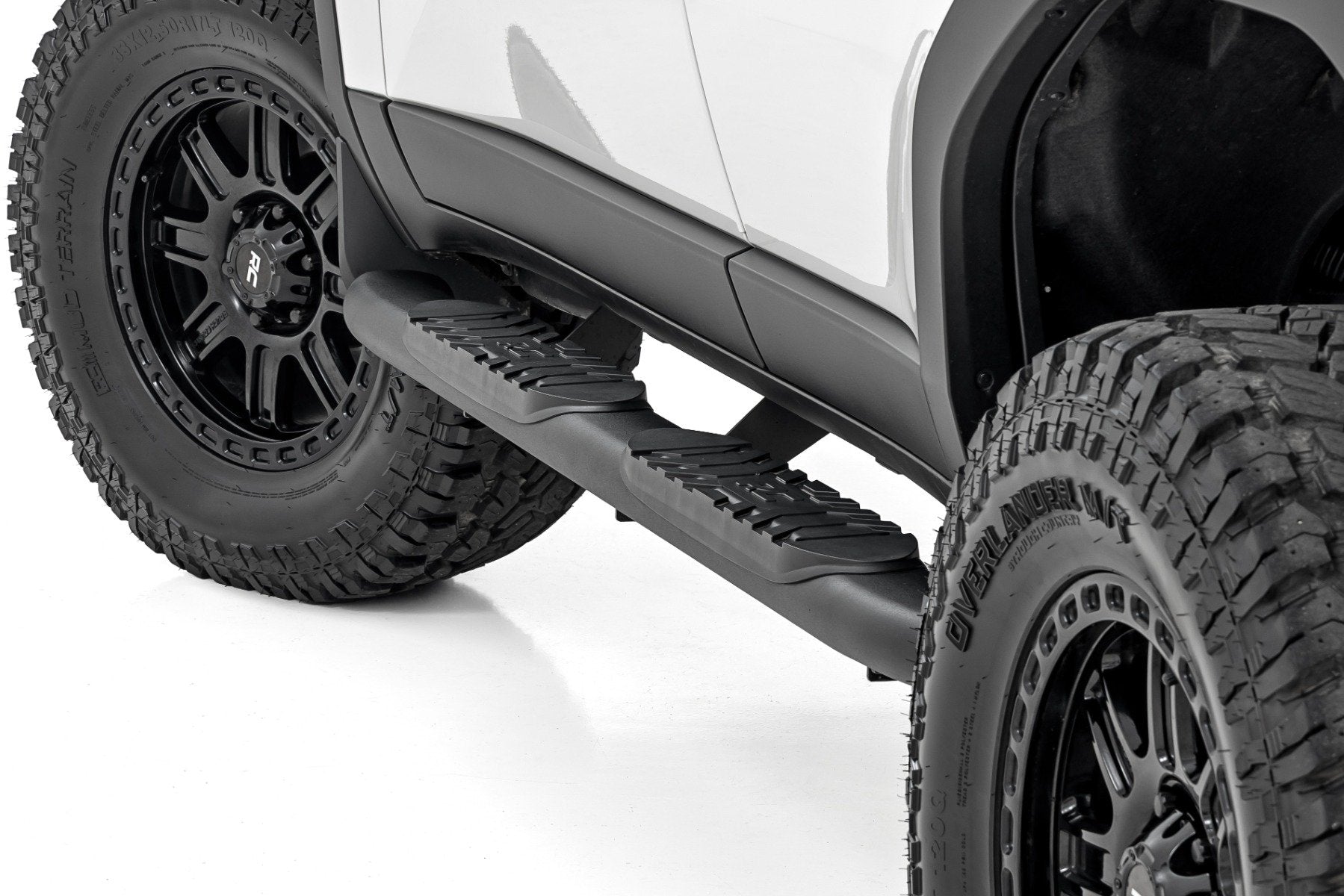 Rough Country Oval Nerf Steps | Black | Toyota Land Cruiser 4WD (2024-2025)