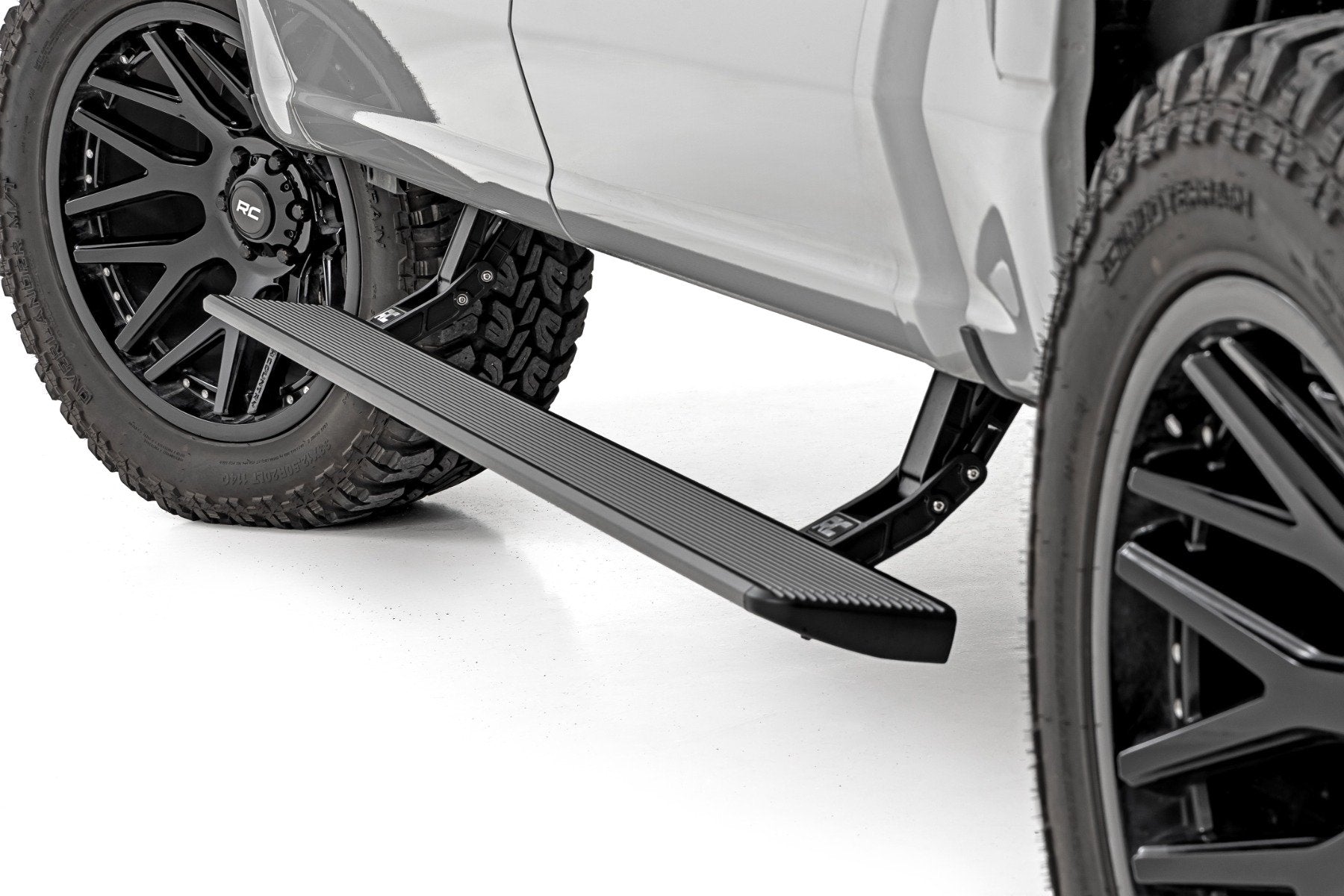 Rough Country Power Running Boards | HT-Series | Crew Cab | Ford F-150/Lightning/250/350/Raptor (15-26)