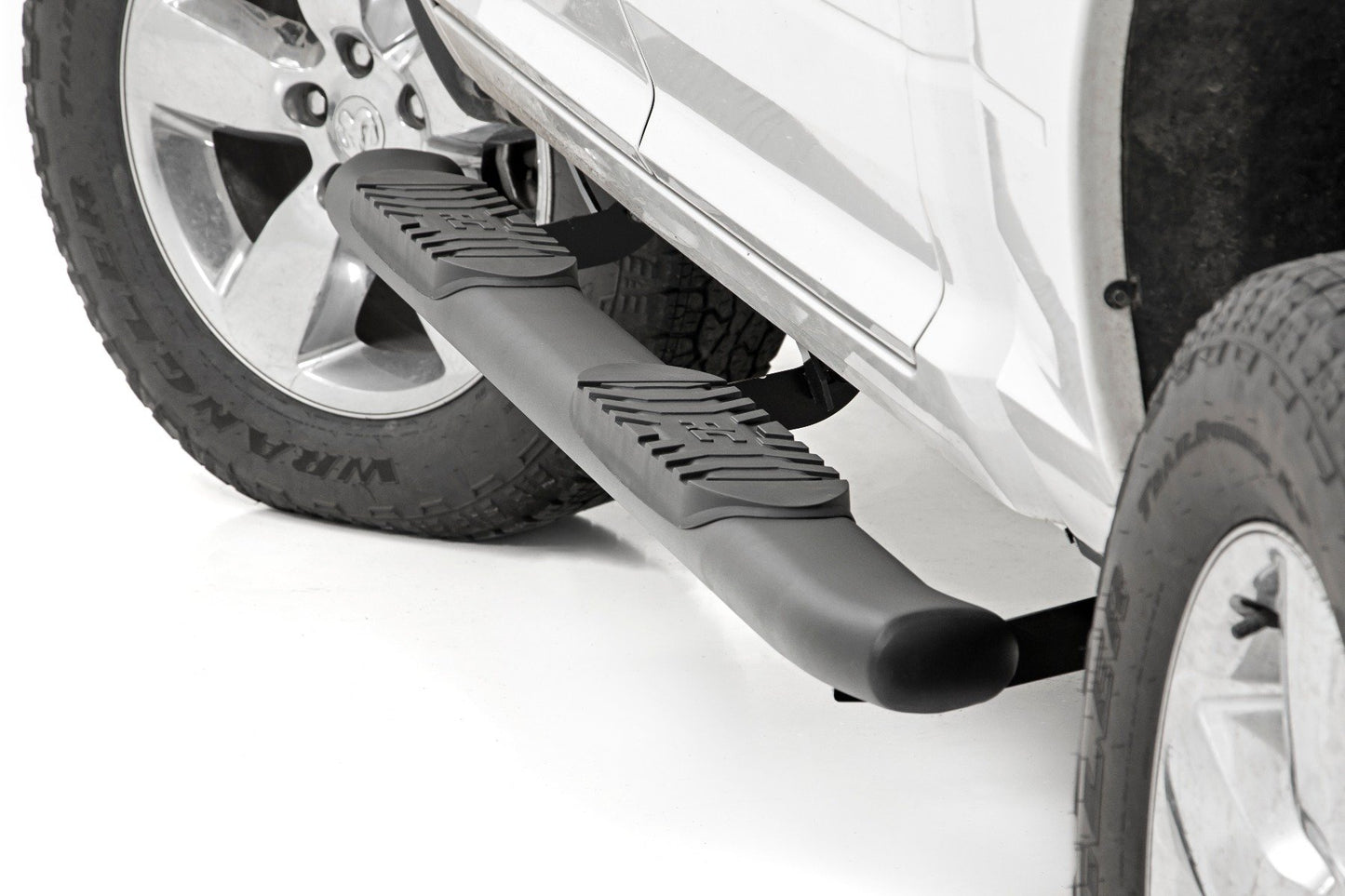 Rough Country Oval Nerf Step | Crew Cab | Black | Ram 1500/2500/3500 2WD/4WD (2010-2025 & Classic)