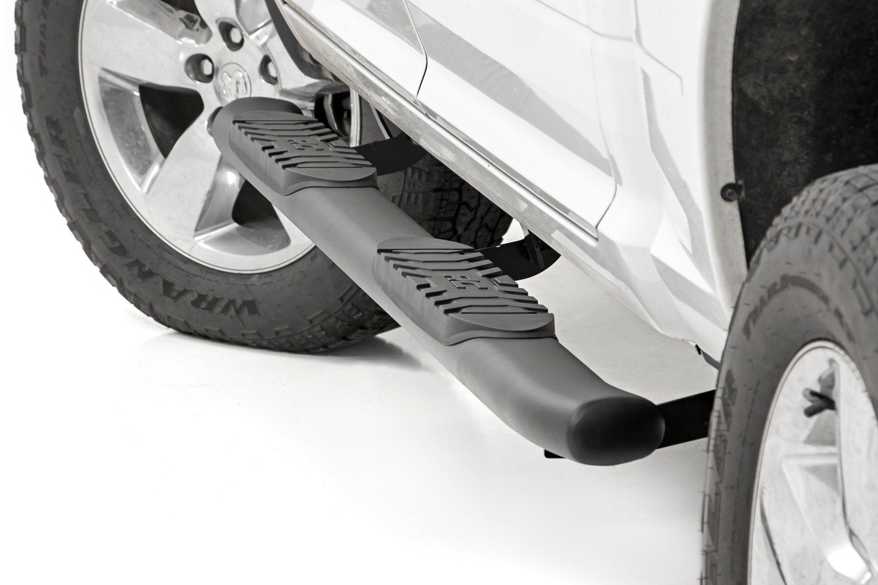 Rough Country Oval Nerf Step | Crew Cab | Black | Ram 1500/2500/3500 2WD/4WD (2010-2025 & Classic)