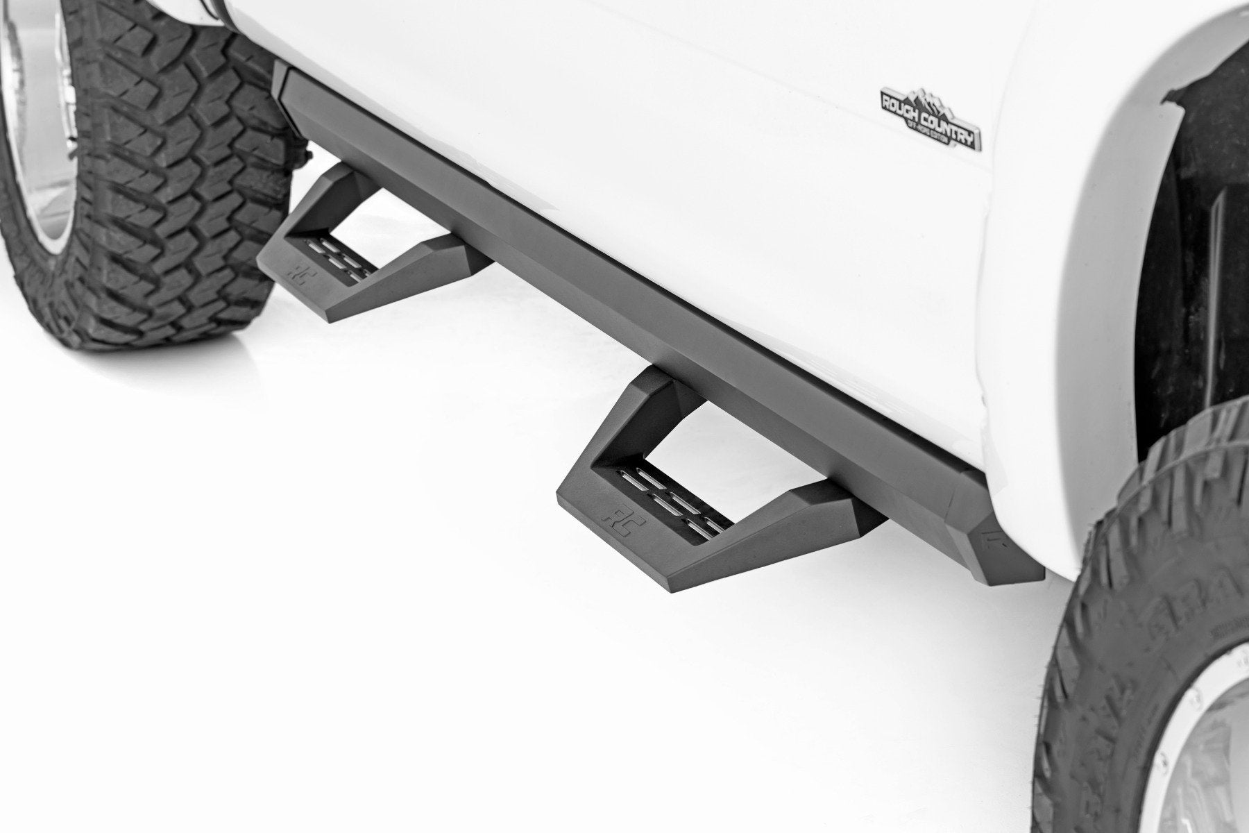 Rough Country SRX2 Adj Aluminum Step | Crew Cab | Ram 1500 (19-26)/1500 TRX (21-24)